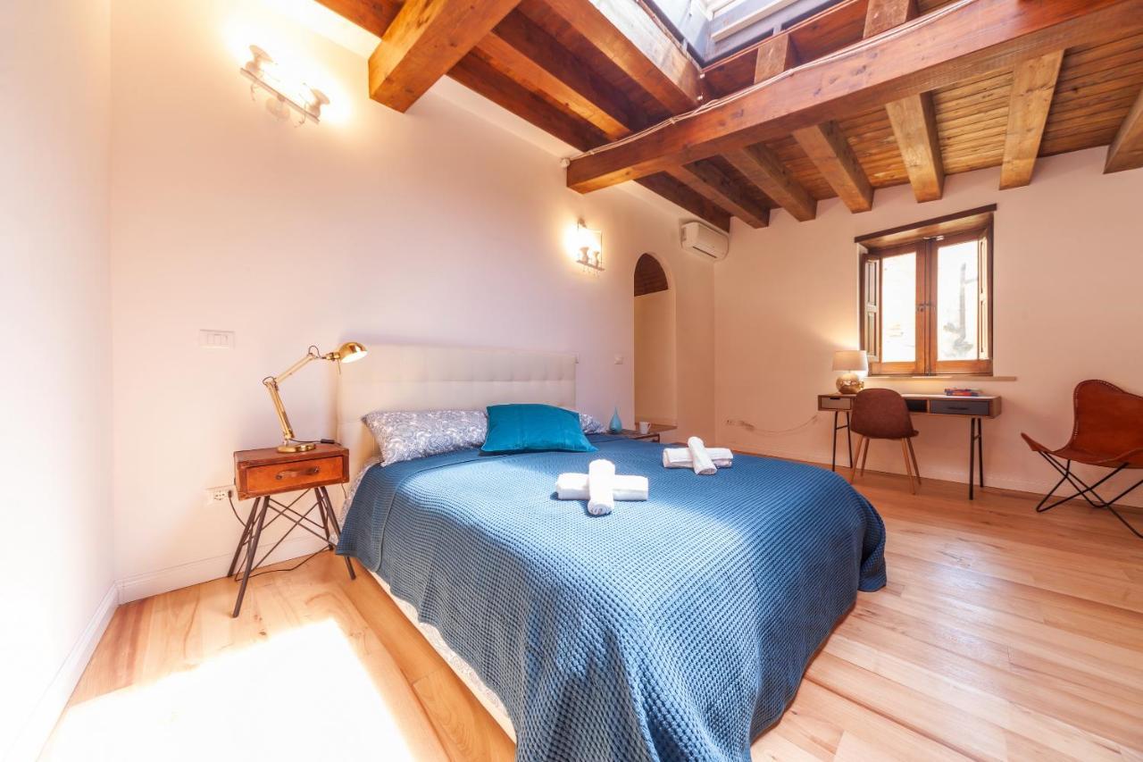 Vakalu-Piazza Duomo Charming Apartment Syrakus Exterior foto
